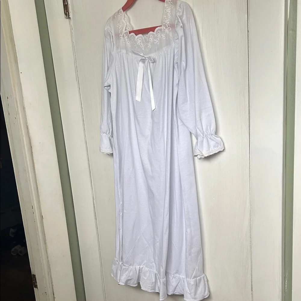 Charming White Kids Nightgown - Picture 1 of 5